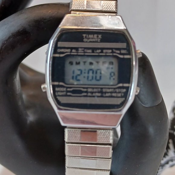 Vintage Timex K-Cell Digital Watch Men Silver Tone Alarm Timer New Battery - Picture 2 of 6